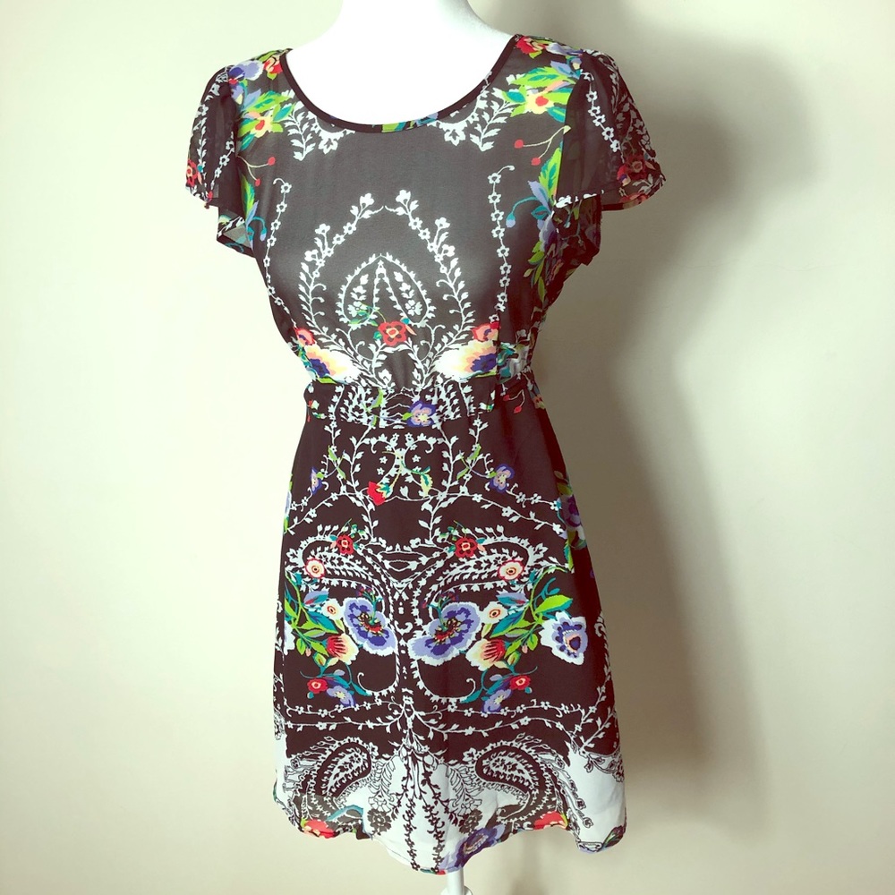 Floral dress, short sleeves